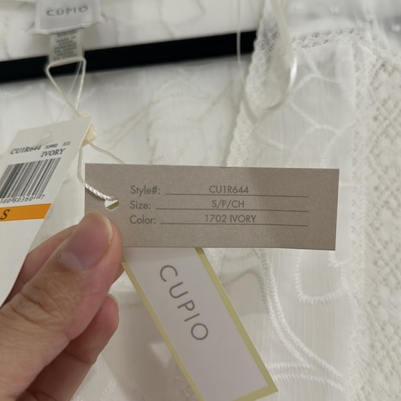 Ivory top - Picture 8 of 11